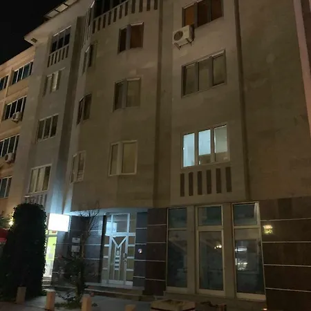 Viki Apartment-main Square Appartamento *
