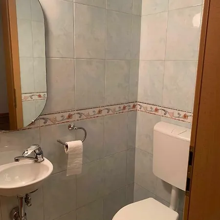Viki Apartment-main Square *
